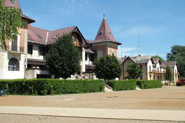 Hotel Hullám und Hotel Balaton