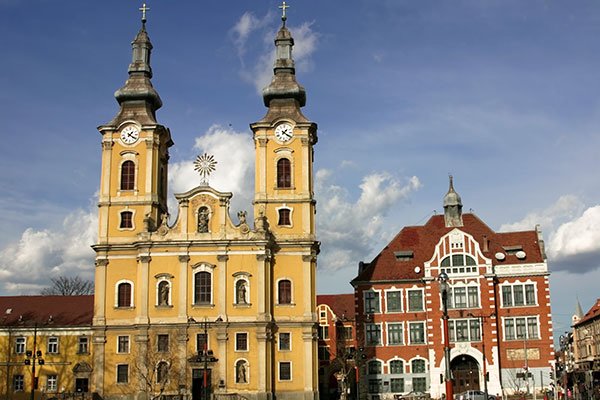 Gehen Obere Majláth Szinva Fußgängerbrücke über den