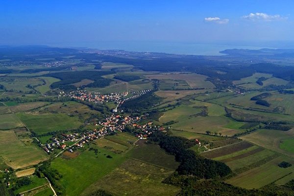 Pécsely Reisen