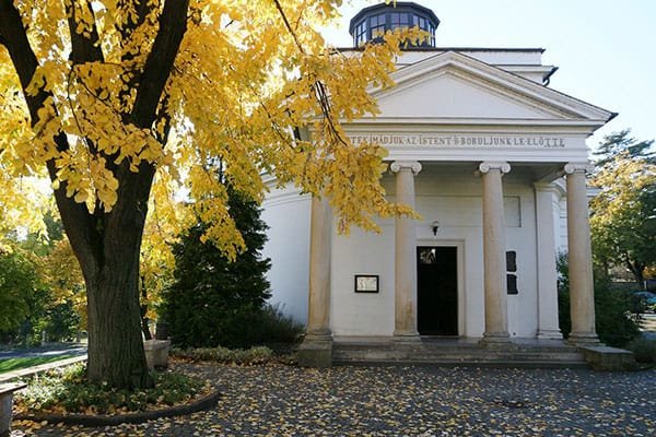 Katolische (Rund-) Kirche