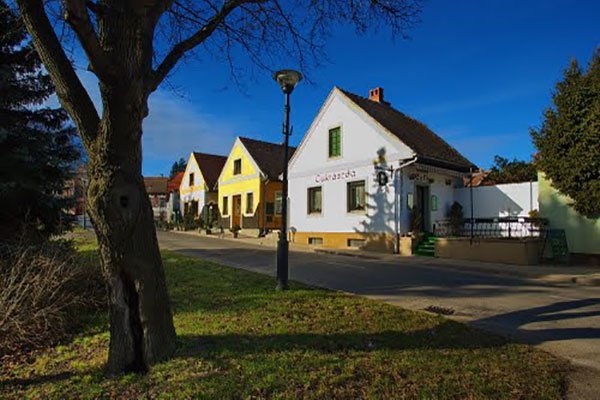 Várpark Cukrászda és Kávézó