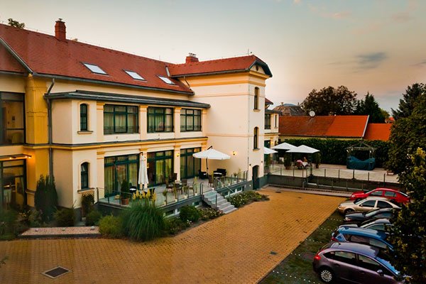 Almásy Étterem