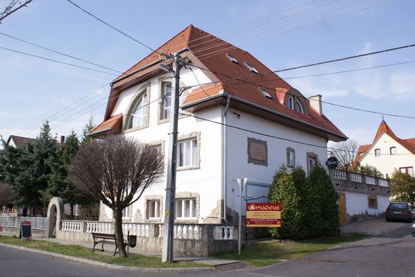 Amadeus Grillkert és Étterem