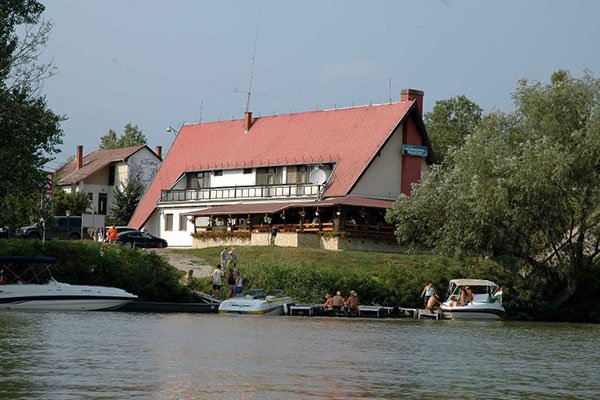 Fehér Amúr Restaurant