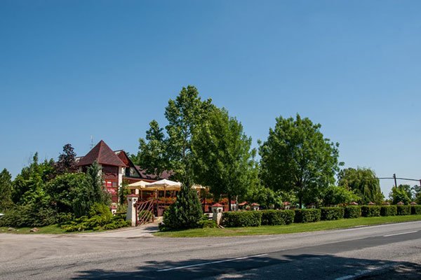 Fekete Gólya Restaurant