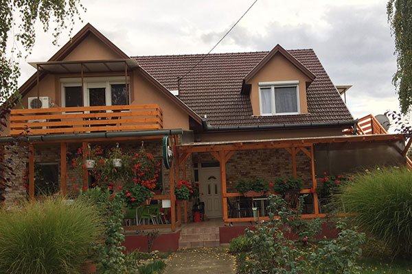 Füredi Cafe and Apartment