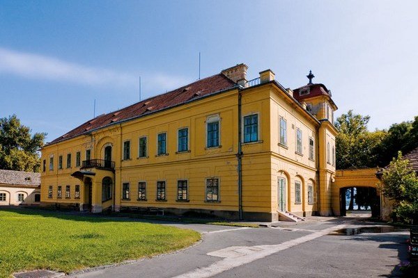 Eszterházy Kastély