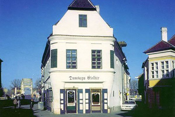 Városi Művészeti Múzeum-Margit Kovács Permanent exhibition
