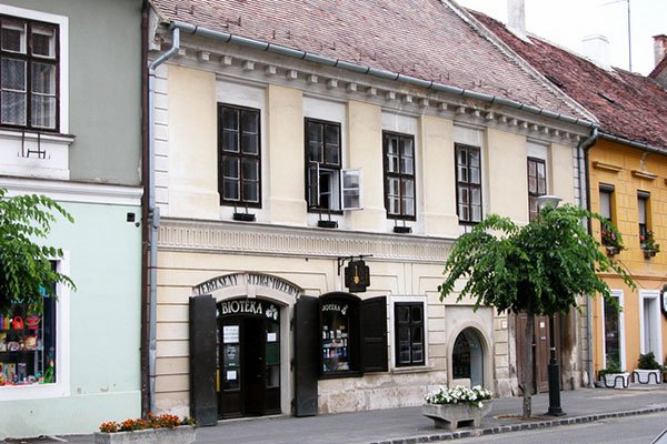 Fekete Szerecseny Patikamúzeum