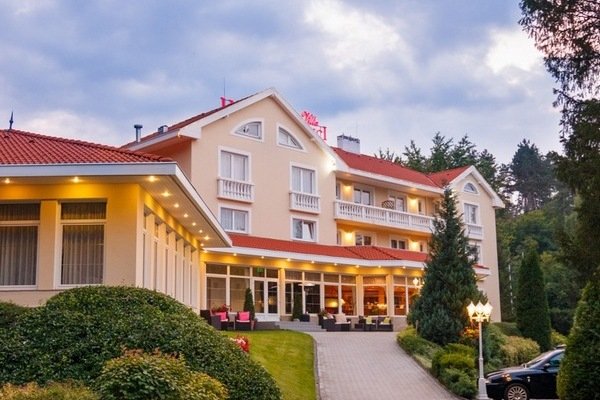 Villa Medici Hotel**** és Étterem
