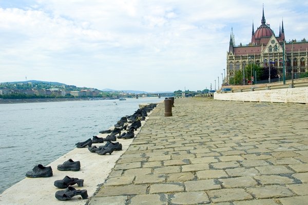 Schuhe am Donau-Ufer - ein erschütterndes Denkmal