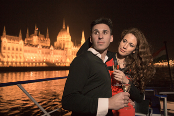 Dinner & Cruise with live music-Without dinner, with drink only - 19:00 (2 hour)