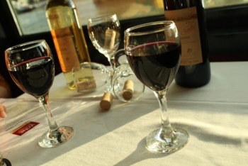 Wine & Cruise - 19:00
